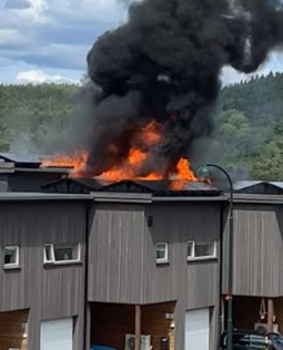 Skadeomfang etter brann i solcelleanlegg på brennbar takkonstruksjon